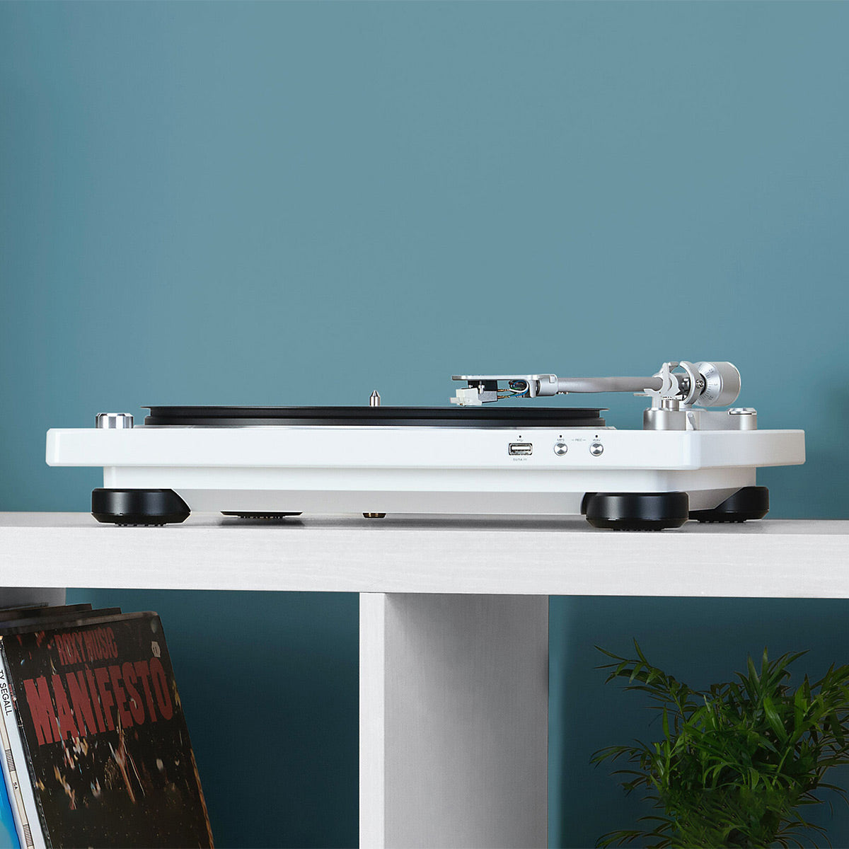 DP450USB Turntable White