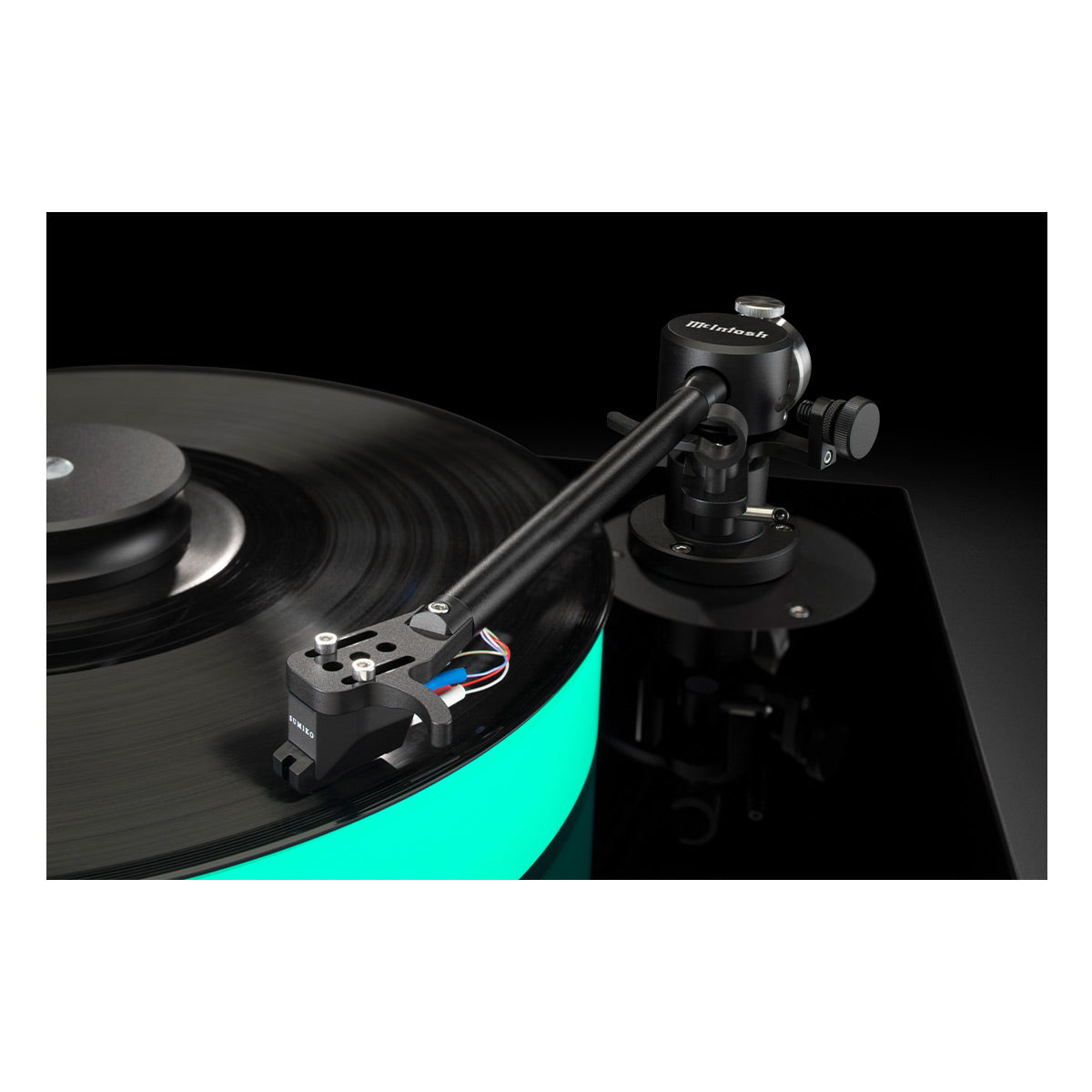 McIntoshMT5 Precision Turntable with Sumiko Amethyst MM Cartridge (Black)
