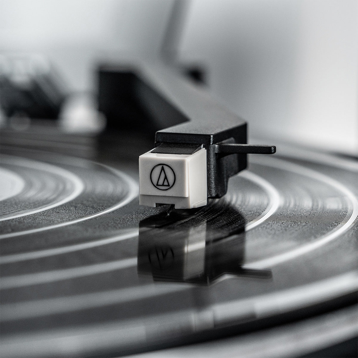 VPT-800 Automatic Turntable with Bluetooth