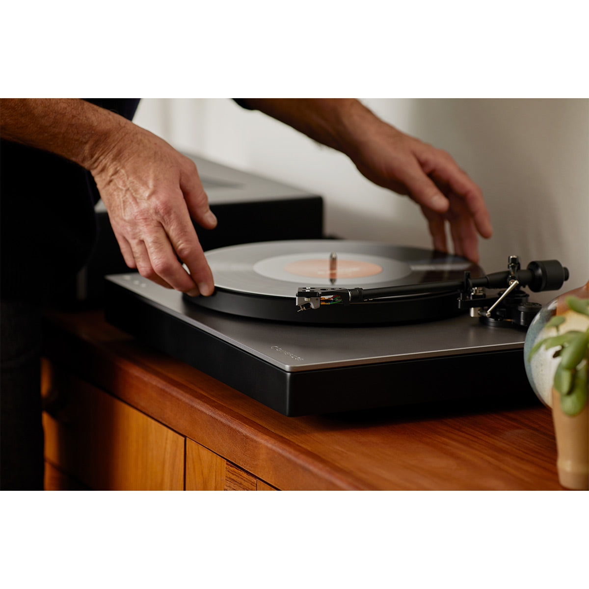 Audio ALVA TT V2 Direct Drive Turntable with Bluetooth aptX HD