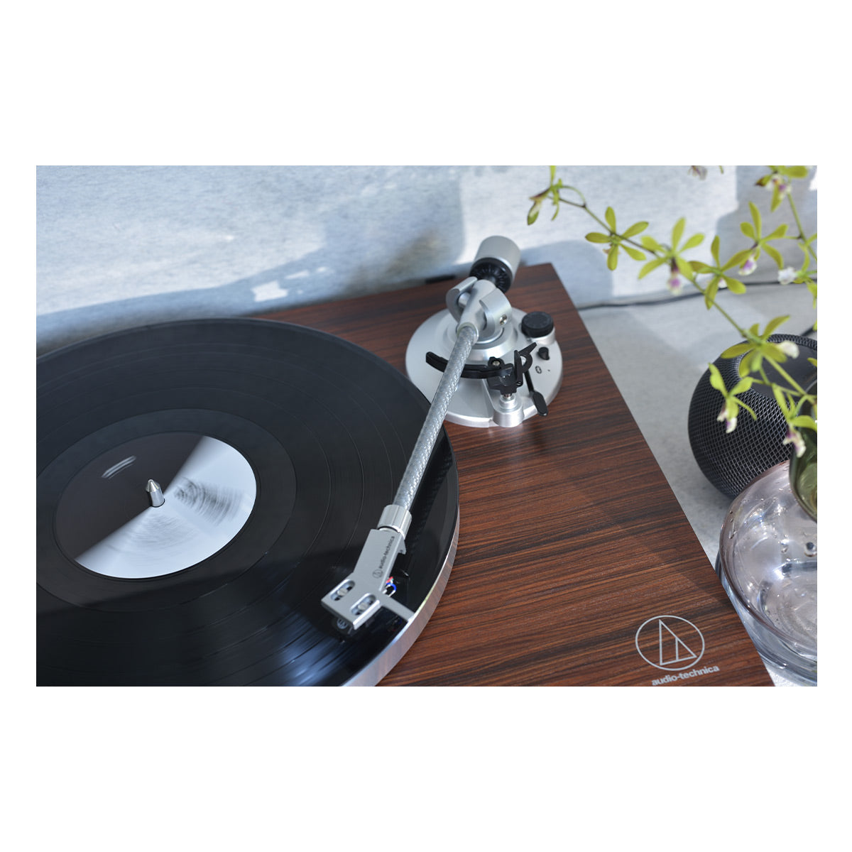 AudioTechnica AT-LPW50BT-RW Wireless Belt-Drive Turntable with Bluetooth (Rosewood)