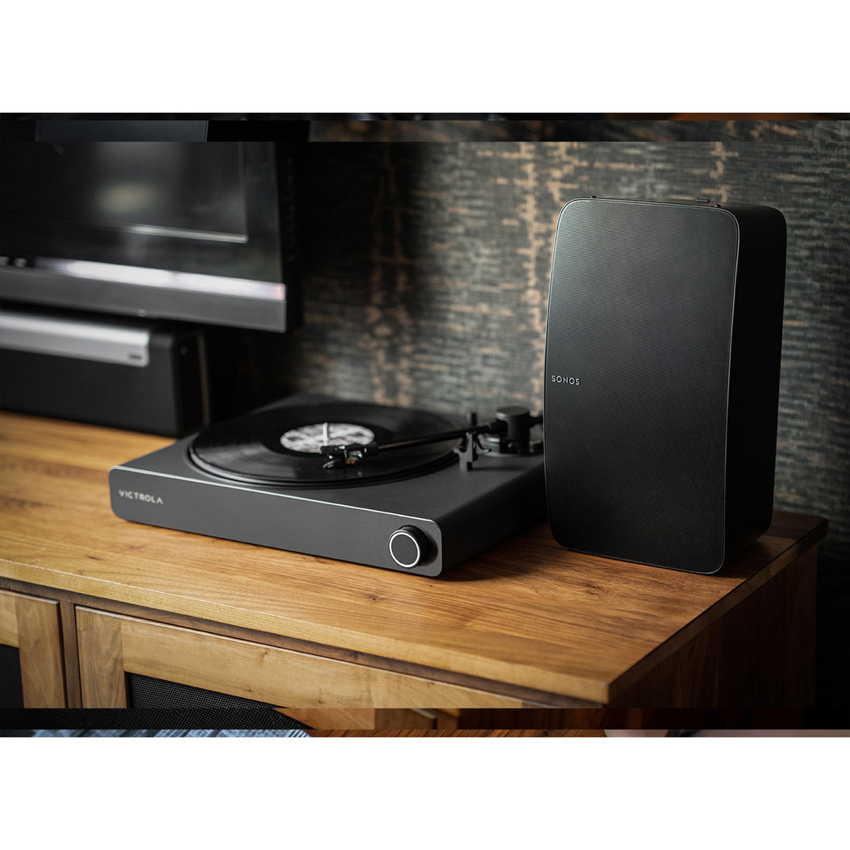 Stream Onyx Works with Sonos Wireless Turntable with Sonos Era 300 Wireless Smart Speaker (White)
