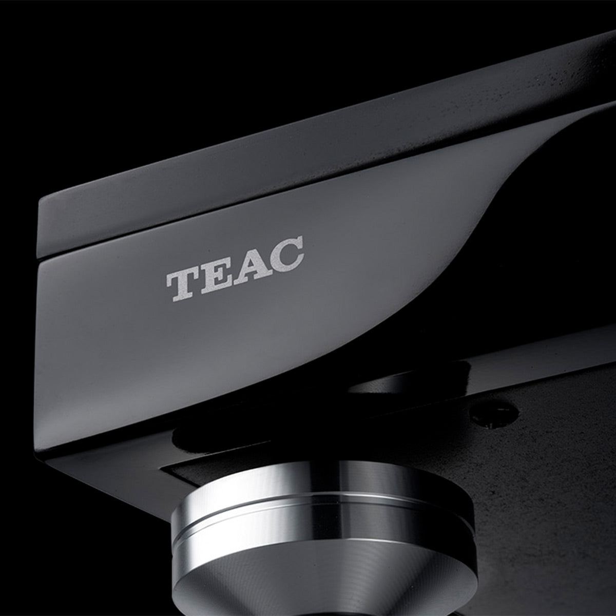 TN-5BB Balanced Belt-Drive Turntable with Pre-Installed Ortofon 2M Red MM Cartridge