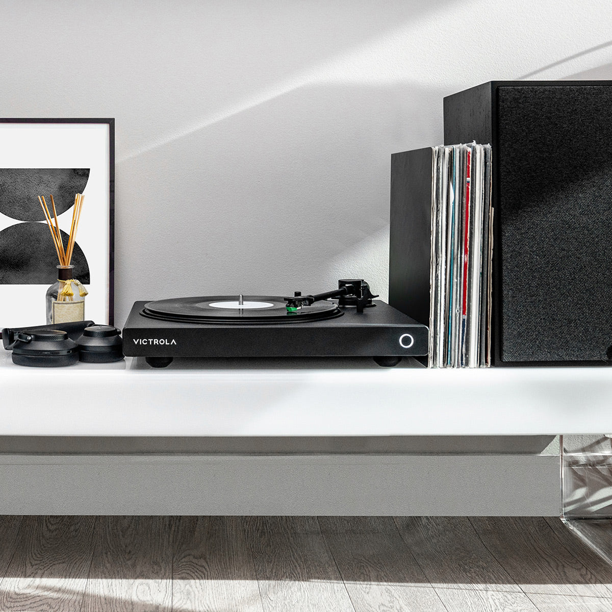 Hi-Res Onyx Bluetooth Turntable with aptX Adaptive Audio and Audio Technica AT-VM95E Cartridge