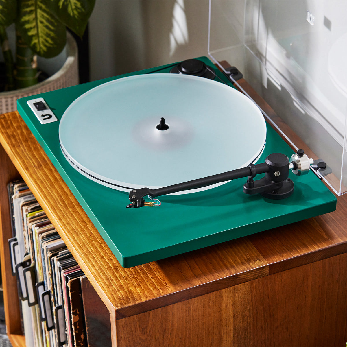 UTurn Audio Orbit 2 Plus Turntable with Ortofon OM 5E Cartridge (Green)