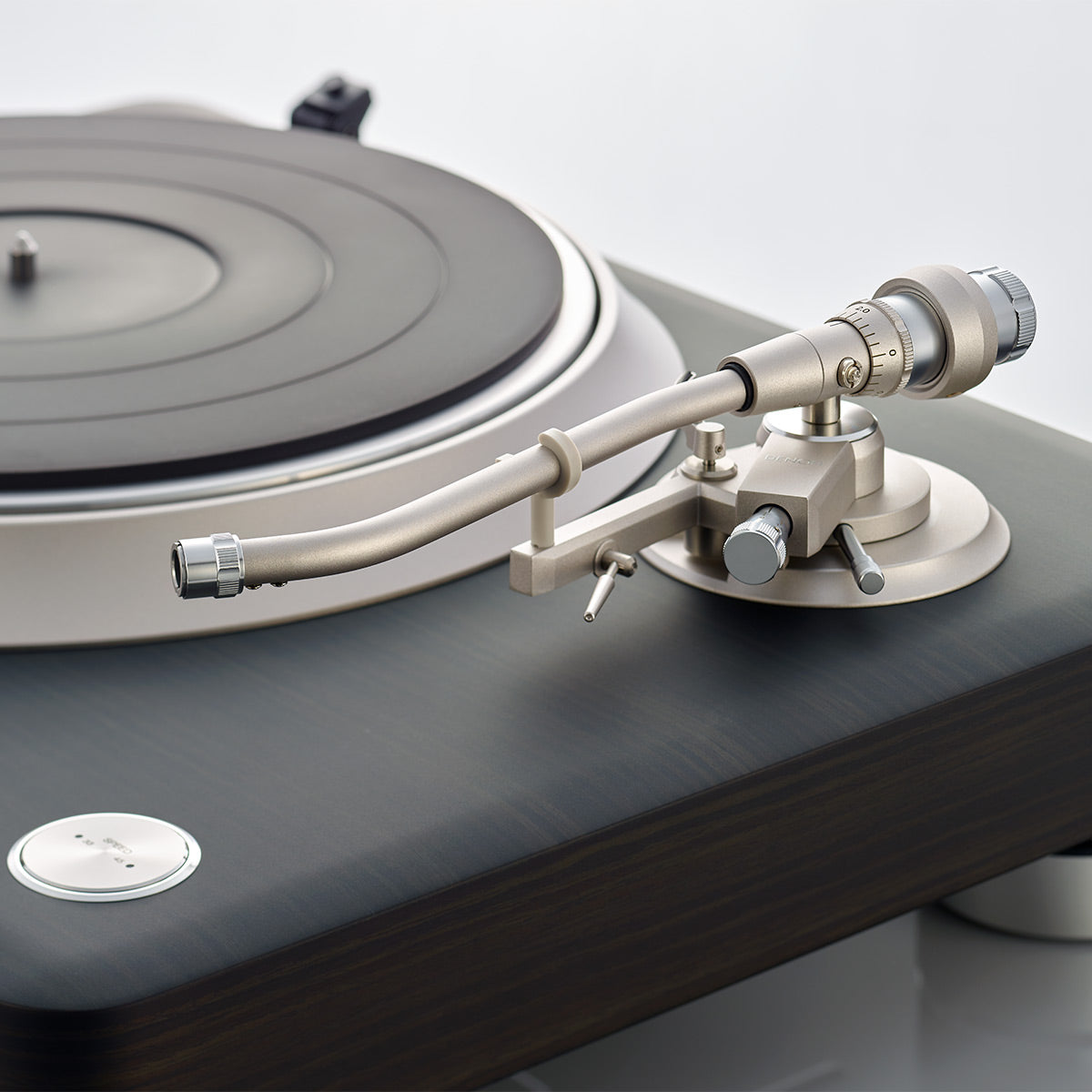 DP-3000NE Premium Direct-Drive Hi-Fi Turntable