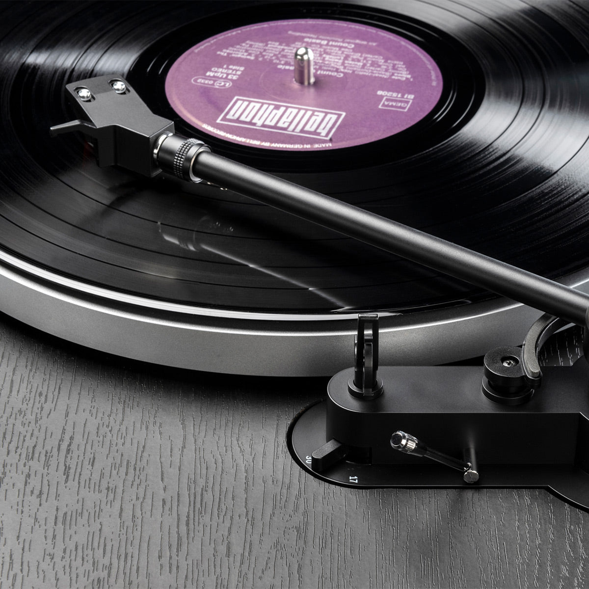 CS 529 Fully Automatic 3-Speed Turntable with Bluetooth (Black Veneer)