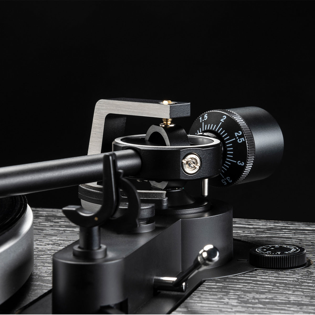 CS 529 Fully Automatic 3-Speed Turntable with Bluetooth (Black Veneer)