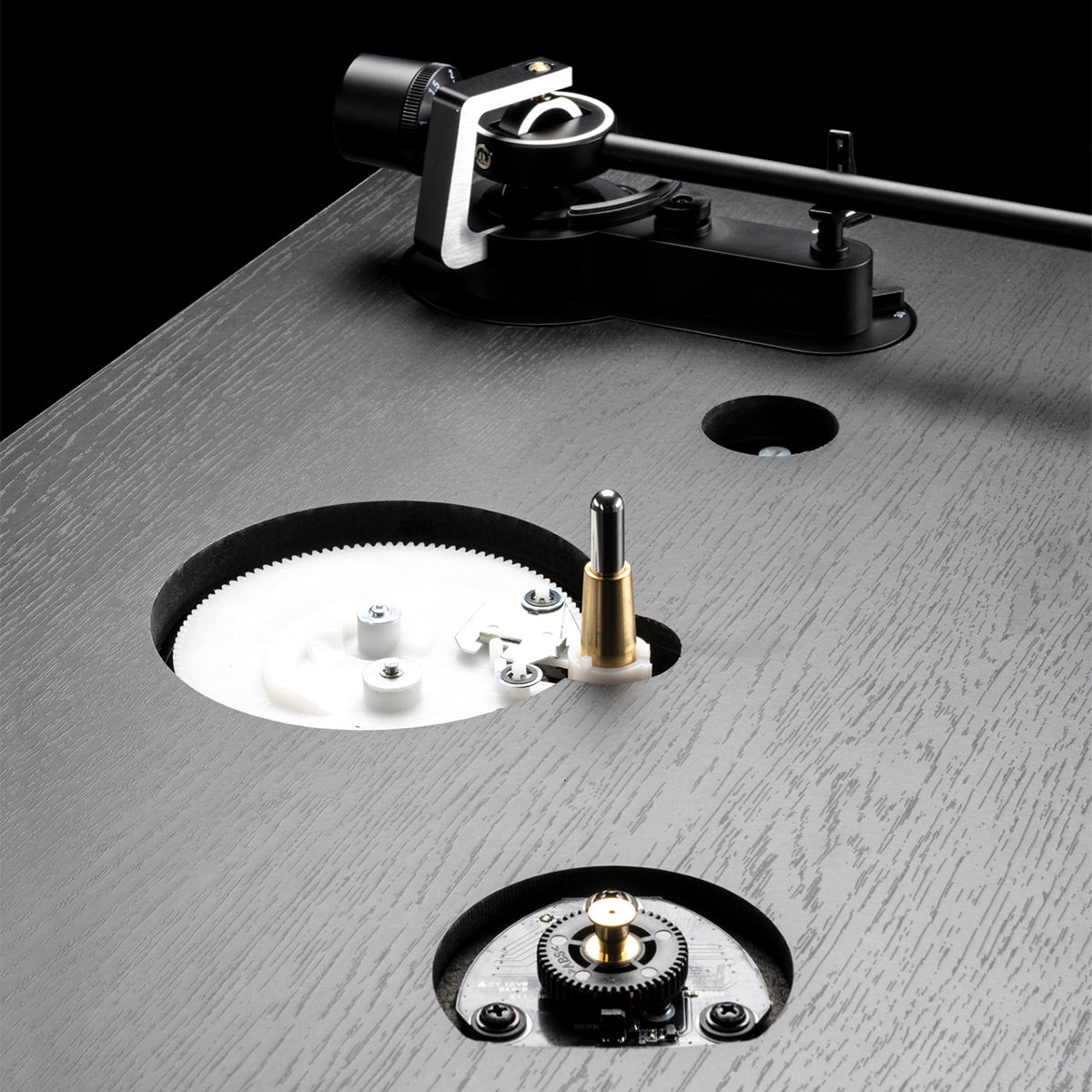 CS 529 Fully Automatic 3-Speed Turntable with Bluetooth (Black Veneer)