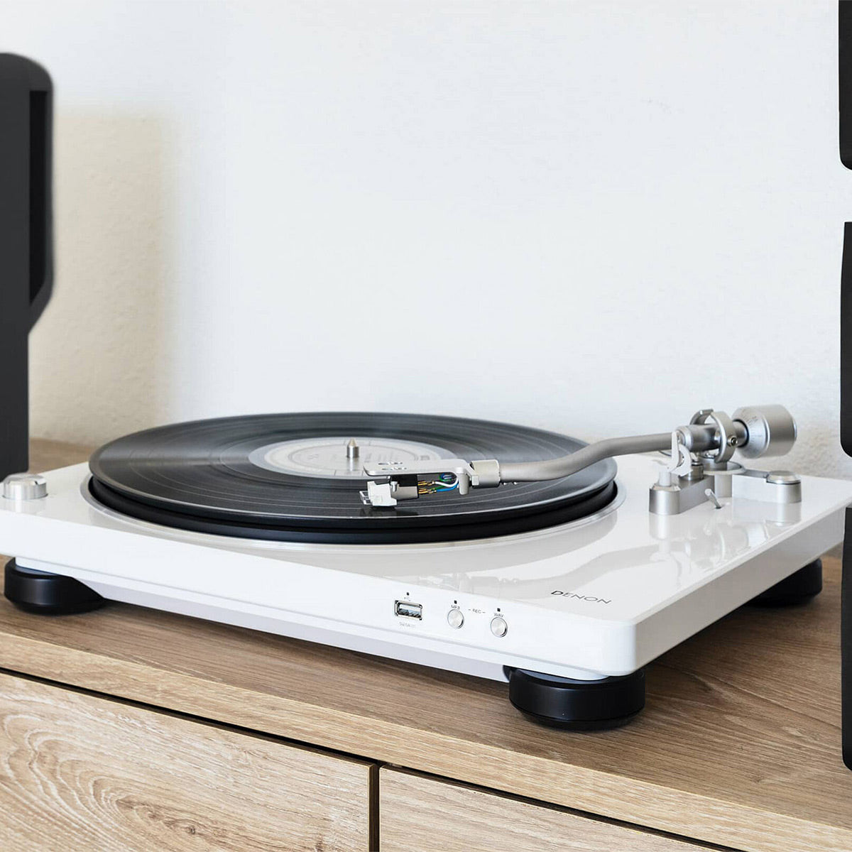 DP450USB Turntable White