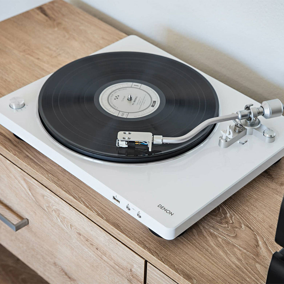 DP450USB Turntable White